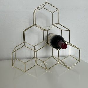 Six bottle wine rack